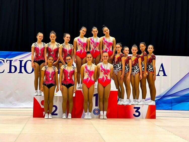 „Виолена“ и „Мега спорт“ с куп медали от състезания по аеробика в Пловдив