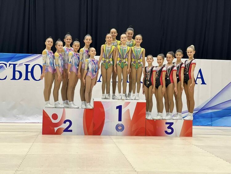 „Виолена“ и „Мега спорт“ с куп медали от състезания по аеробика в Пловдив