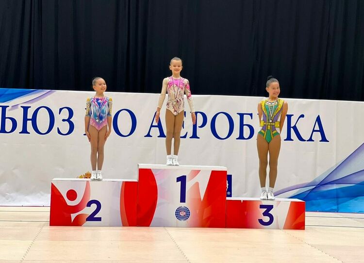 „Виолена“ и „Мега спорт“ с куп медали от състезания по аеробика в Пловдив