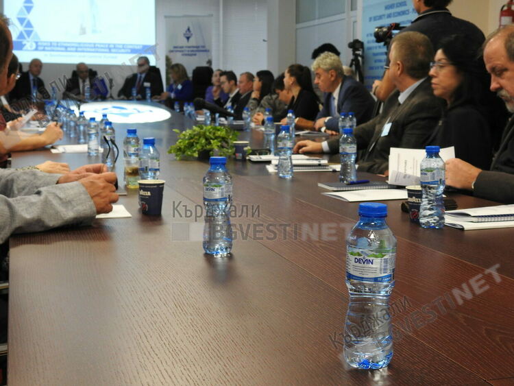   Демографската криза пряко заплашва сигурността на страната, констатираха на форум за етнорелигиозния мир в Пловдив