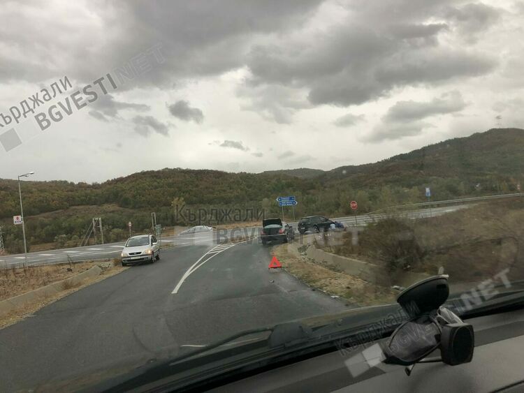 Шест катастрофи през уикенда в областта,един пътник пострада