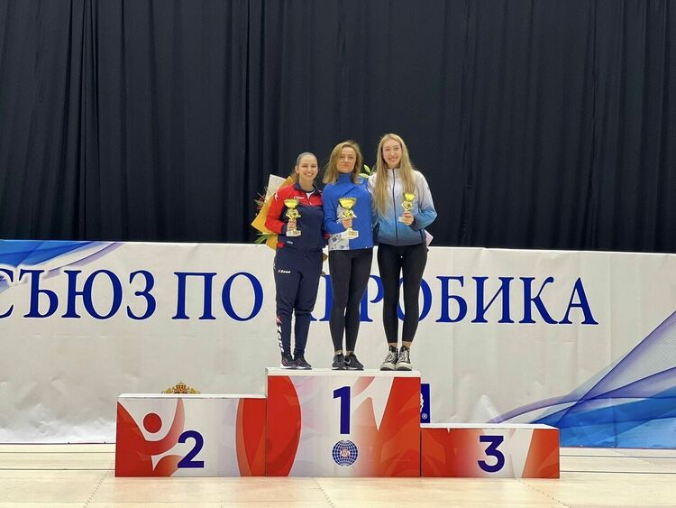 „Виолена“ и „Мега спорт“ с куп медали от състезания по аеробика в Пловдив