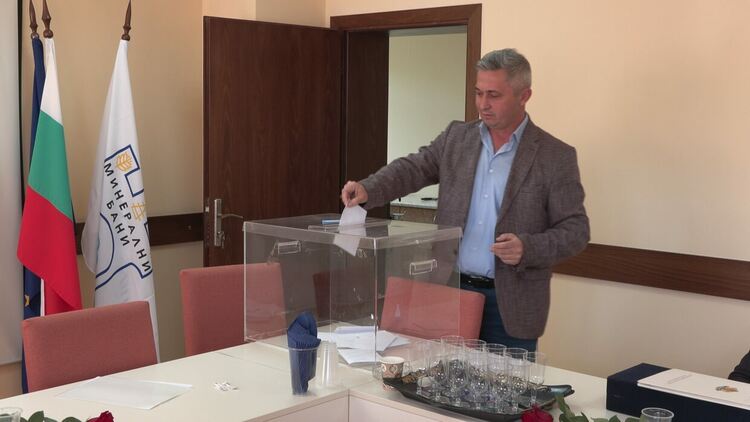 Кметове и съветници в Минерални бани положиха клетва