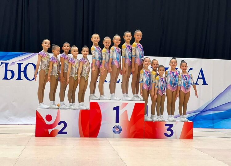 „Виолена“ и „Мега спорт“ с куп медали от състезания по аеробика в Пловдив