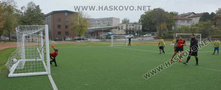 С футбол и 71 гола започнаха общинските ученически игри в Хасково