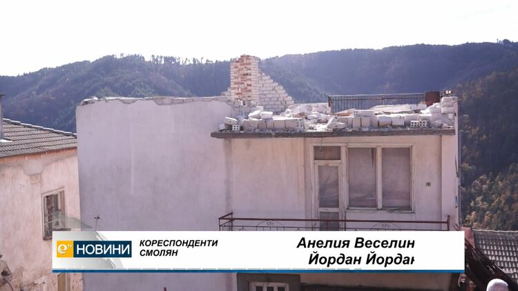 50 семейства са поискали помощ от държавата за възстановяване на щетите по домовете си след бурята в събота/ ГАЛЕРИЯ/