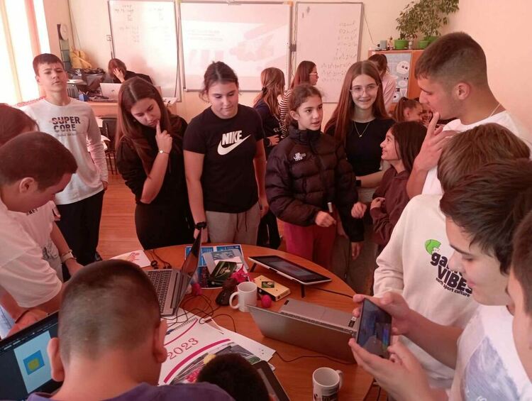 С изложба и демонстрация на умения завършиха Паскалевите дни в Гимназията по туризъм