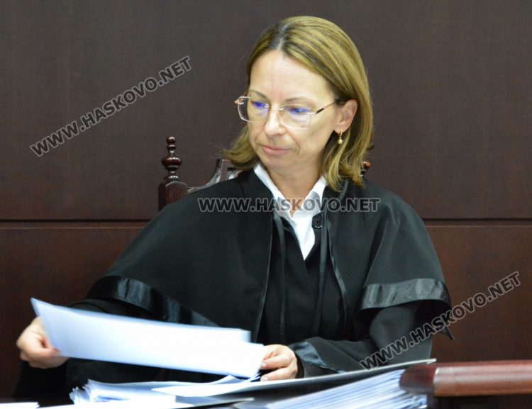 Вещо лице ще брои бюлетините в 5 секции в община Димитровград от изборите за съветници