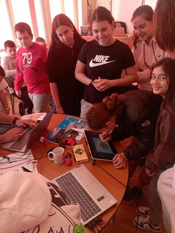 С изложба и демонстрация на умения завършиха Паскалевите дни в Гимназията по туризъм