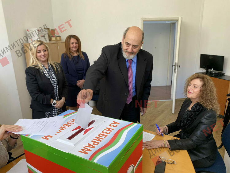 Общински съветници и кметове се заклеха да работят за интересите и благоденствието на димитровградчани