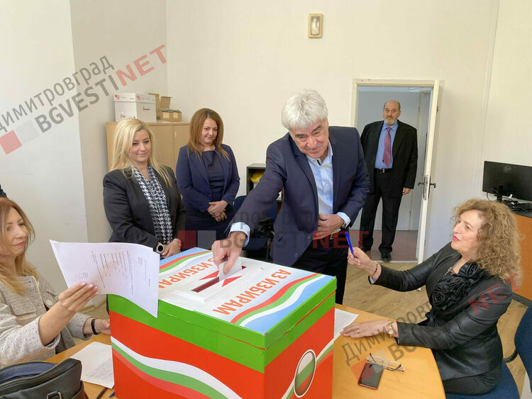 Общински съветници и кметове се заклеха да работят за интересите и благоденствието на димитровградчани