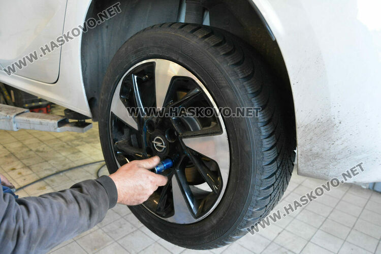 Поскъпнаха гумите и услугите в автосервизите в Хасково