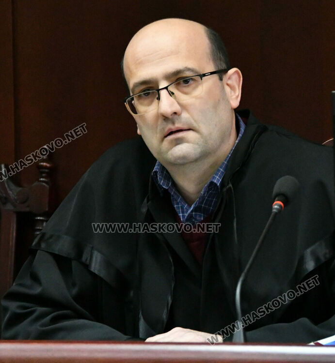 Вещи лица броят вота за общински съветници в Хасково наново