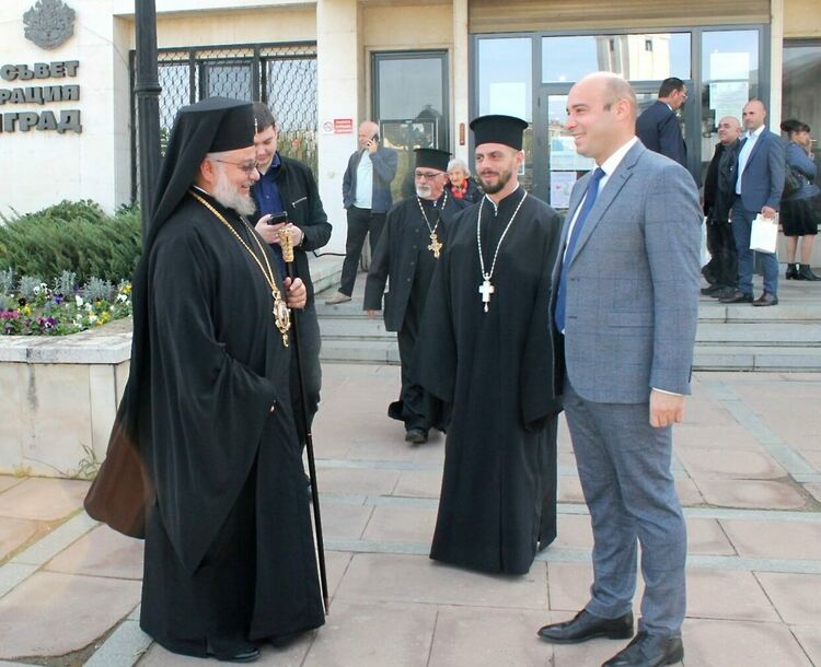 Митрополит Киприан благослови арх.Карчев за втори кметски мандат в Свиленград