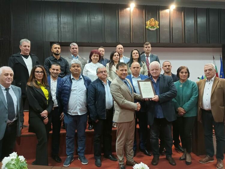 Избраниците ни положиха клетва. Избраха си Светозар Славчев за председател