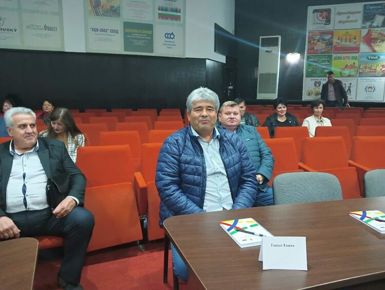 Избраниците ни положиха клетва. Избраха си Светозар Славчев за председател