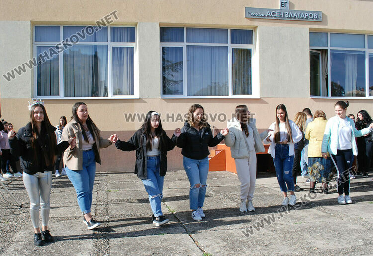 Габриела и Йоан са новите принц и принцеса на Езиковата гимназия