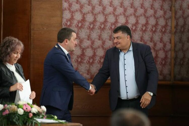 Кметът на община Перник Станислав Владимиров и новоизбраните общински съветници и кметове на кметства положиха клетва
