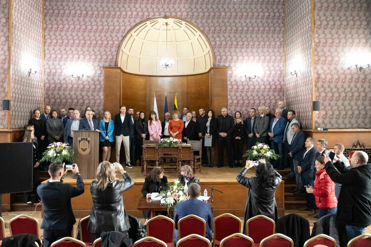 Кметът на община Перник Станислав Владимиров и новоизбраните общински съветници и кметове на кметства положиха клетва