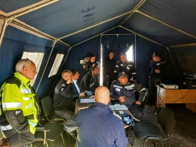 Проведе се тактическо учение с участието на силите и средствата на основните съставни части на Единната спасителна система в Перник