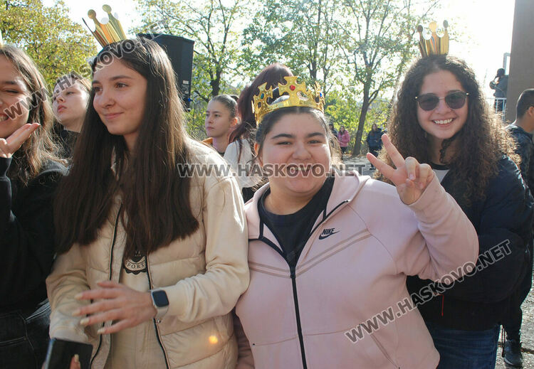 Габриела и Йоан са новите принц и принцеса на Езиковата гимназия