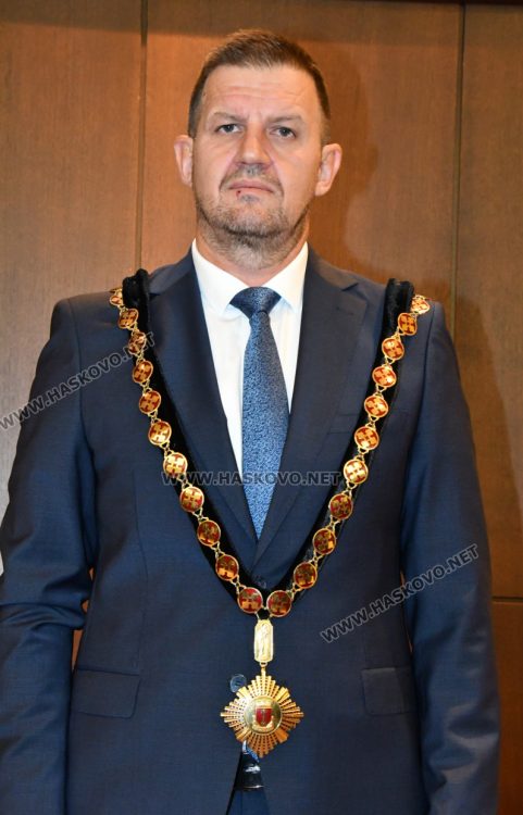 Кметът на Хасково, общинските съветници и кметовете на кметства се заклеха да служат на гражданите. Георги Иванов откри първото заседание като предизборна кампания