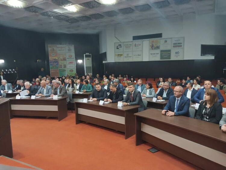 Избраниците ни положиха клетва. Избраха си Светозар Славчев за председател