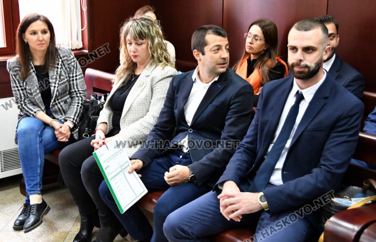 Вещи лица броят вота за общински съветници в Хасково наново