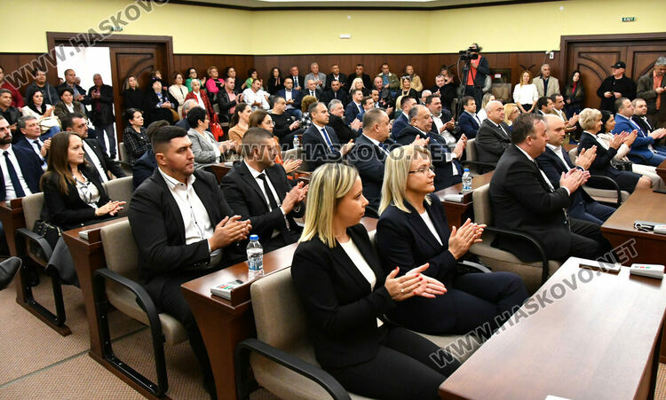 Кметът на Хасково, общинските съветници и кметовете на кметства се заклеха да служат на гражданите. Георги Иванов откри първото заседание като предизборна кампания