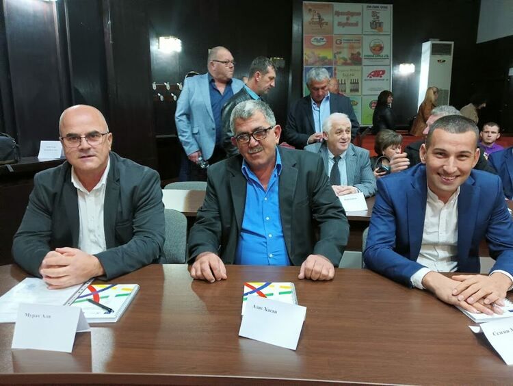 Избраниците ни положиха клетва. Избраха си Светозар Славчев за председател