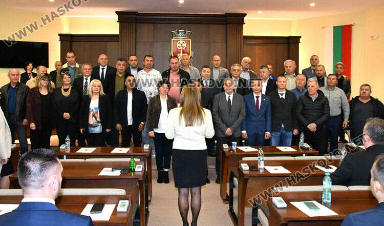 Кметът на Хасково, общинските съветници и кметовете на кметства се заклеха да служат на гражданите. Георги Иванов откри първото заседание като предизборна кампания