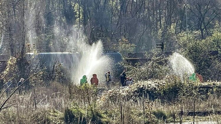 Проведе се тактическо учение с участието на силите и средствата на основните съставни части на Единната спасителна система в Перник