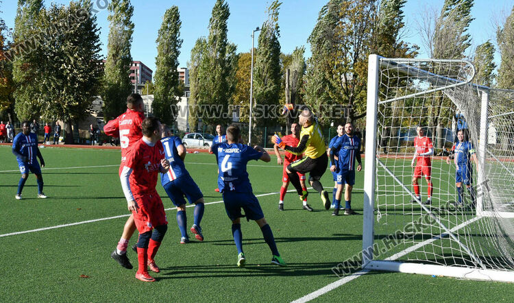 ОФК „Хасково“ разби „Хеброс“ и се изкачи на второ място 