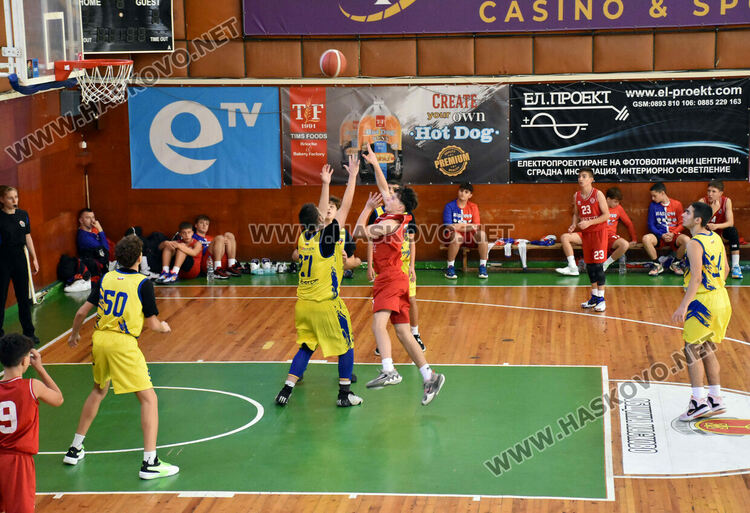 Младите баскетболисти на Хасково с победа и загуба в домакински мачове