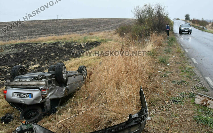 Майка катастрофира на път да помага на ранената си дъщеря