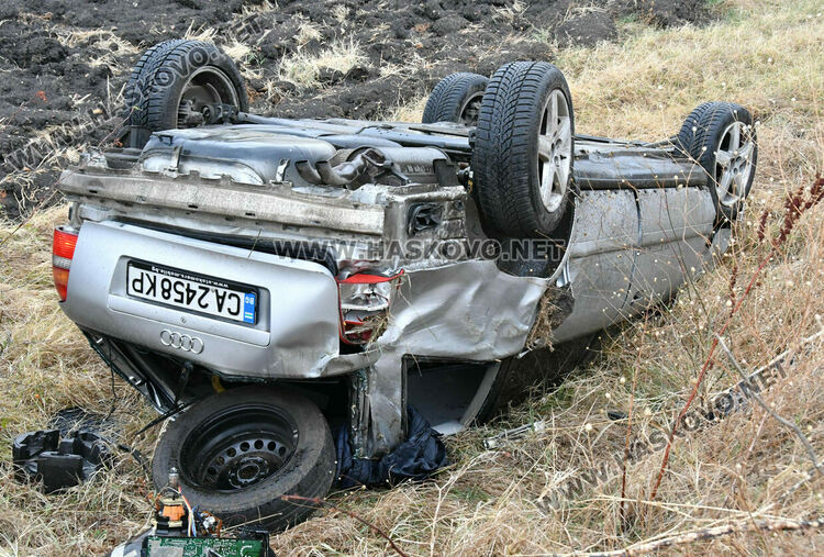 Майка катастрофира на път да помага на ранената си дъщеря