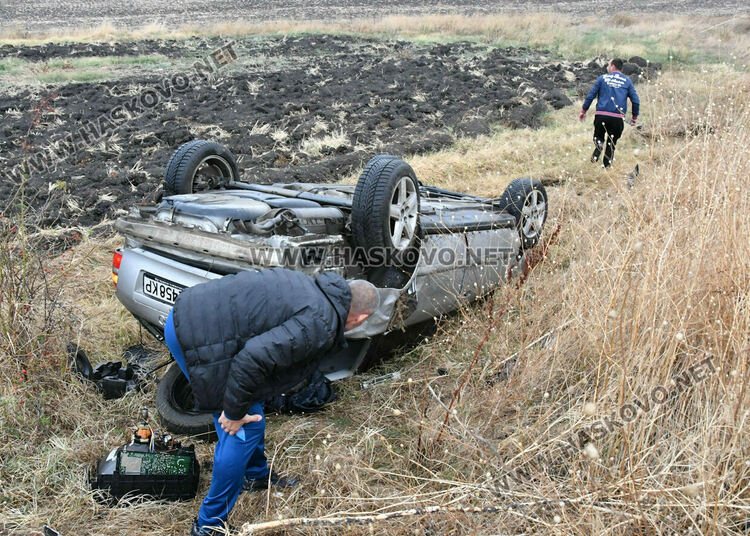 Майка катастрофира на път да помага на ранената си дъщеря