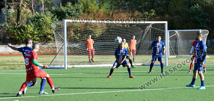 ОФК „Хасково“ разби „Хеброс“ и се изкачи на второ място 