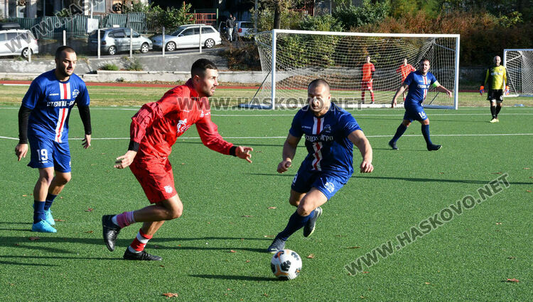 ОФК „Хасково“ разби „Хеброс“ и се изкачи на второ място 