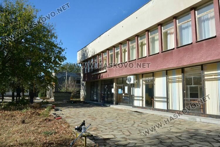 85-годишната църква в Книжовник с нов купол и кръст