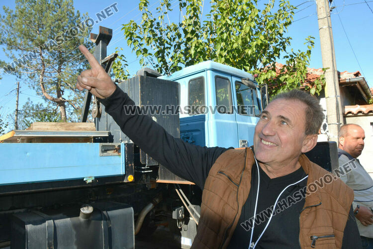 85-годишната църква в Книжовник с нов купол и кръст