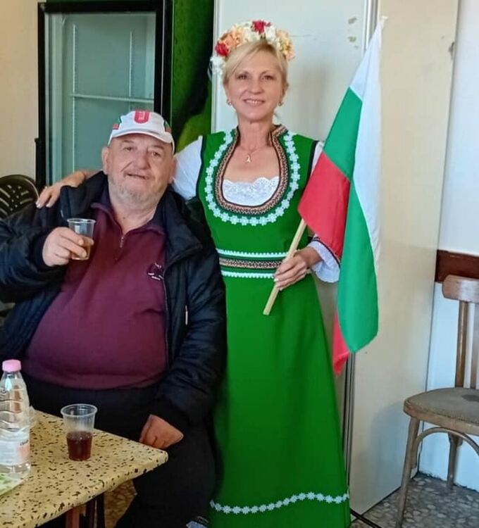 Есенни съкровища в буркани и на сцена събра читалището в Дълбок извор