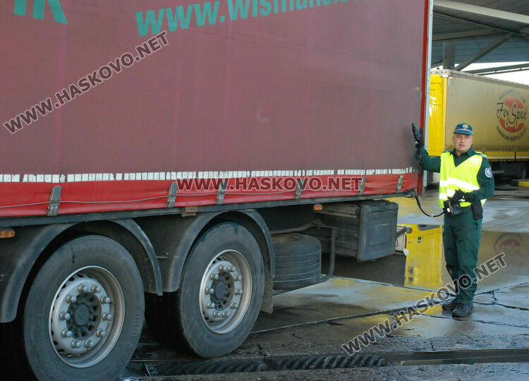 Пет пъти са намалели опитите за пробив на границата ни от нелегални мигранти