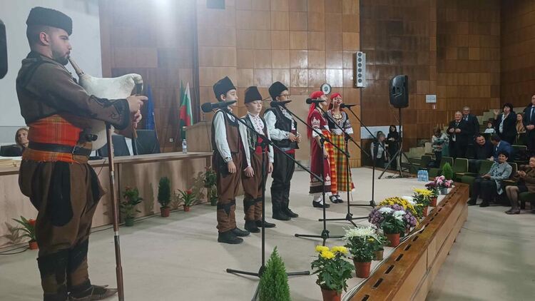 Местният парламент не си избра председател, заседанието се отложи за 20 ноември