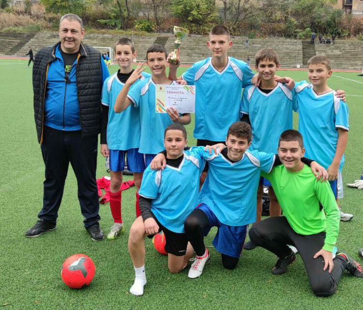 Ясни са общинските шампиони по футбол в Хасково