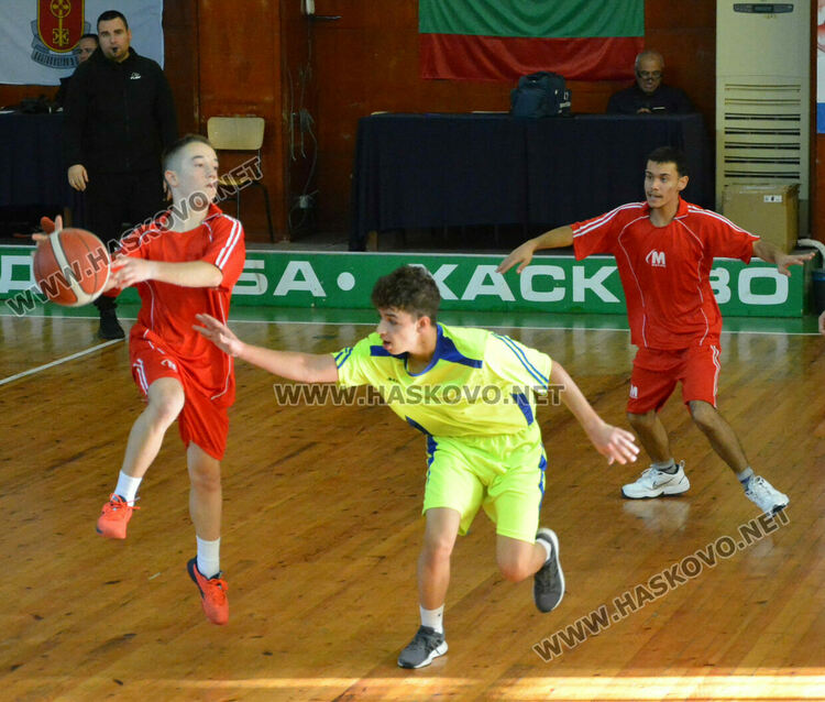 Започнаха ученическите игри по баскетбол