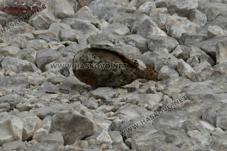 Мъж откри военна граната в новозакупената си къща