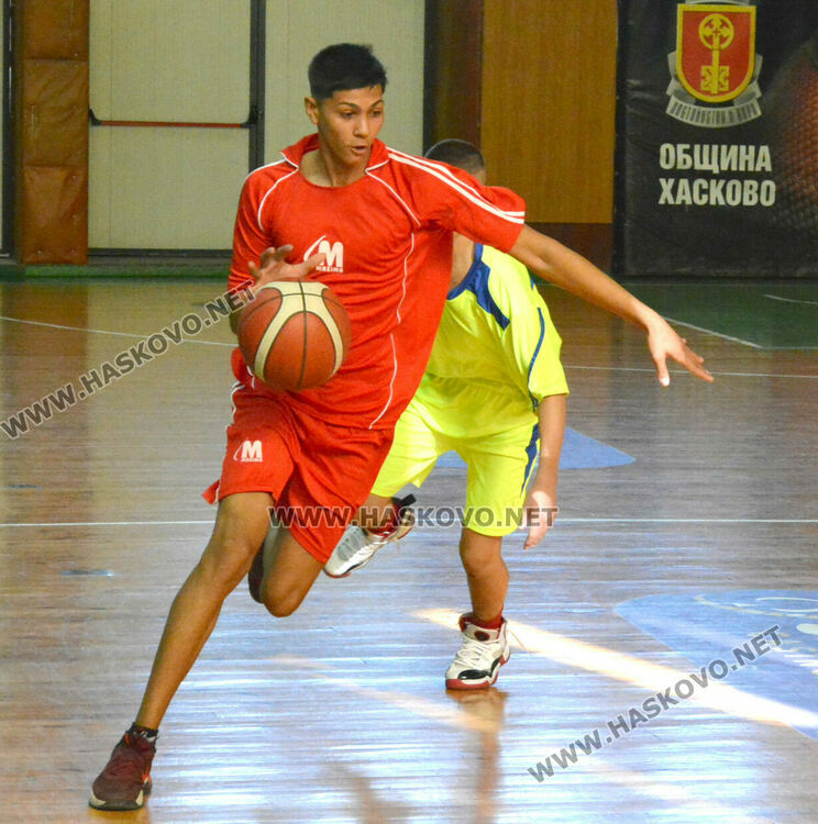 Започнаха ученическите игри по баскетбол