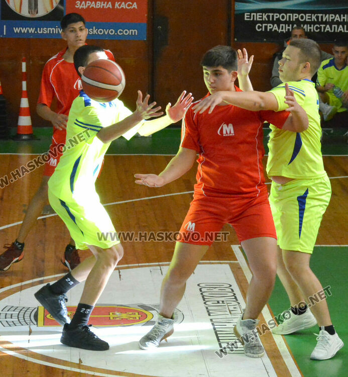 Започнаха ученическите игри по баскетбол