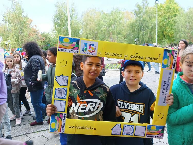 Десетки деца и възрастни празнуваха рождения ден на СОНИК СТАРТ